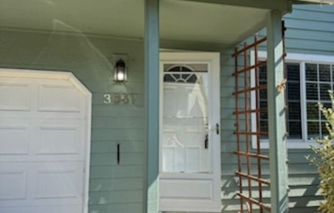 Spacious 3-Bedroom, 2.5-Bath Townhouse Near Churchill In Eugene!