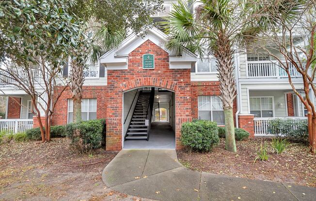 Cozy 1-Bedroom Oasis with Balcony and Community Perks