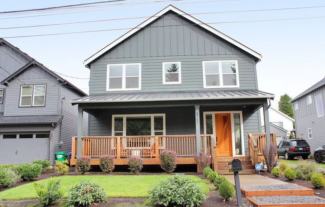 Gorgeous Newer Construction 4 Bedroom Home in Multnomah Village!