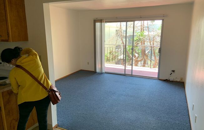 3 beds, 2 baths, $3,900, Unit 402