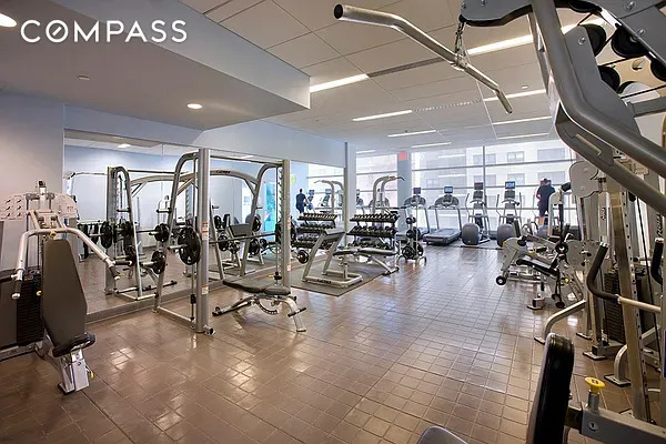 1 bed, 1 bath, 715 sqft, $7,000, Unit 32C