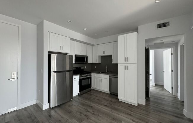 2 beds, 2 baths, 911 sqft, $2,795, Unit 604