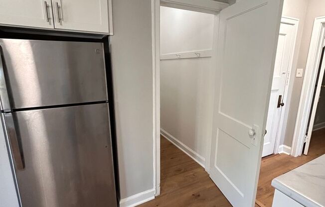 1 bed, 1 bath, $1,025, Unit 221