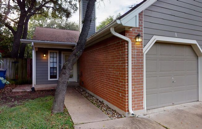 Townhouse available in Great North Austin Area!