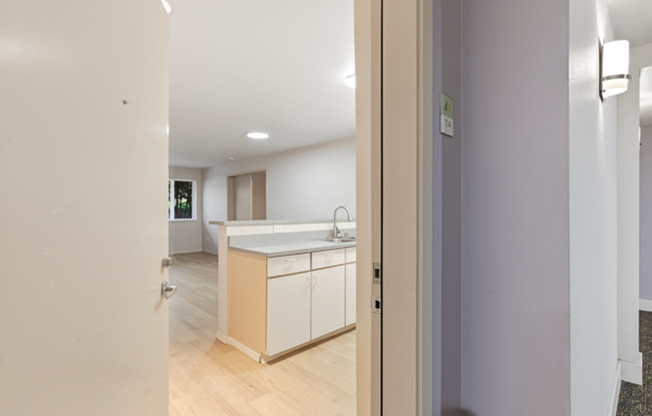 2 beds, 1 bath, 850 sqft, $2,350, Unit 104