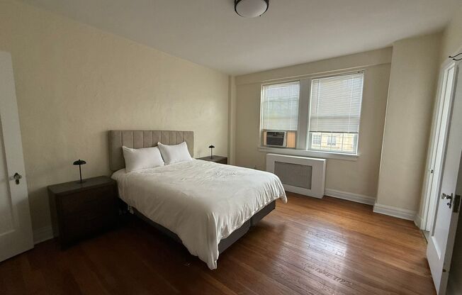 2 beds, 2 baths, 1,303 sqft, $3,000, Unit New King Edward  402