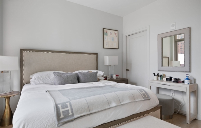 1 bed, 1 bath, 712 sqft, $6,500, Unit 538
