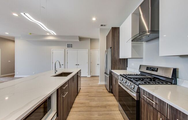 2 beds, 2 baths, 1,365 sqft, $3,100, Unit 306