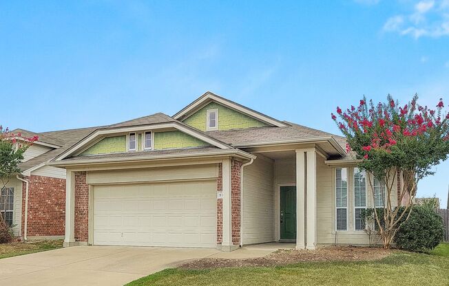 Charming 4-Bedroom Home in a Quiet Neighborhood with Easy Access to 820 & I-30