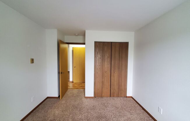 2 beds, 1.5 baths, 950 sqft, $1,434, Unit 5811-2A