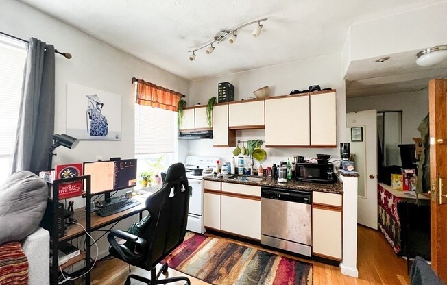 1427 Commonwealth Ave