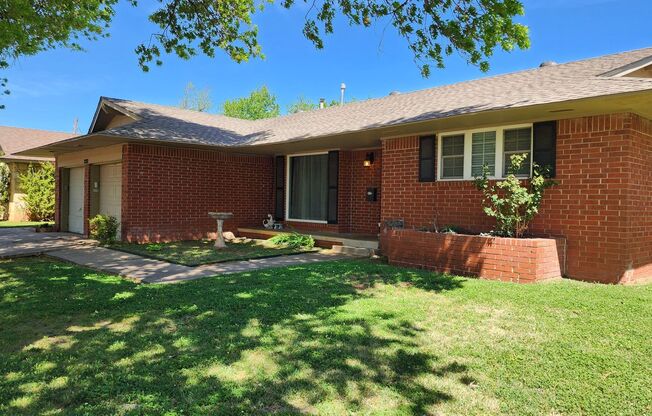 Beautiful 3 Bed 2 Bath Home In Desirable Edmond Location!