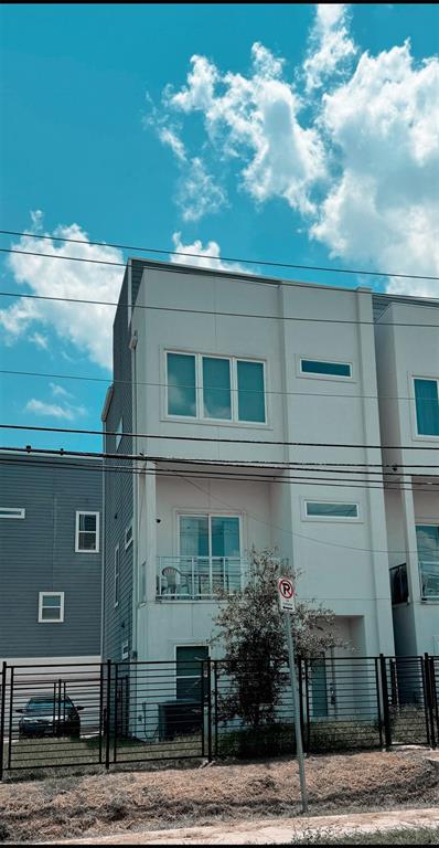 2103 ENGELMOHR ST