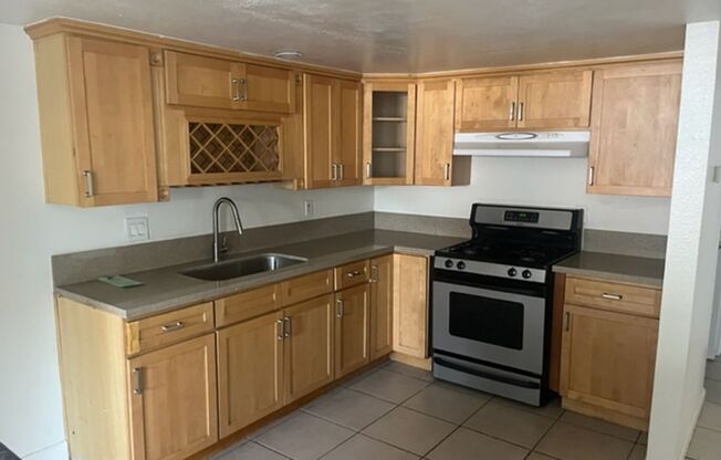 4 beds, 2.5 baths, $3,975, Unit 7288