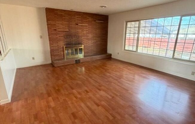 Beautiful 3 Bed 2 Bath House