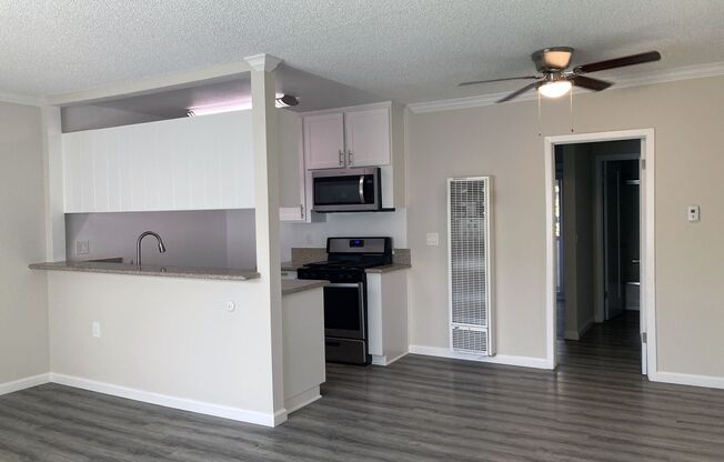 1 bed, 1 bath, 650 sqft, $1,945, Unit 214