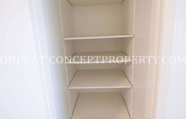 2 beds, 1 bath, 920 sqft, $1,099, Unit 29