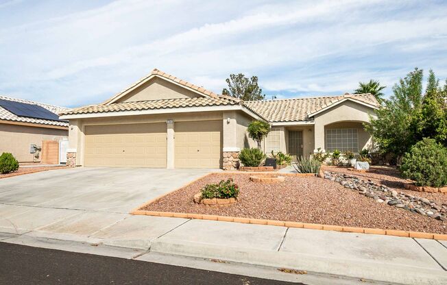 3 Bedroom SINGLE STORY HOME FOR LEASE IN HENDERSON!