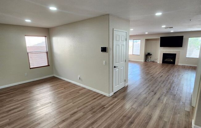 Beautiful 5 Bedroom House fully remodeled. MUST SEE!!