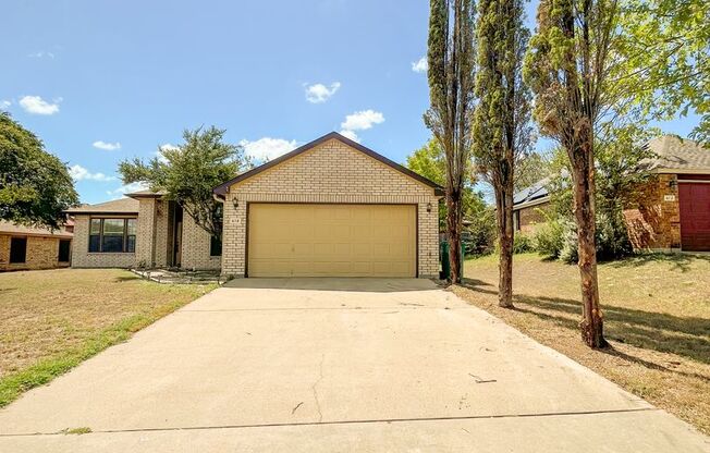 Available NOW!!!! Located in Skipcha Mountain Estates in Harker Heights, this home offers 3 bedrooms and 2 full baths, close to Harker Heights shopping, schools and close to Ft. Cavazos. Carpeting through out, along with ceremic tiling. Kitchen is open, a