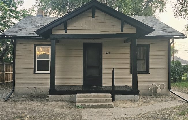 1226 VAN BUREN ST