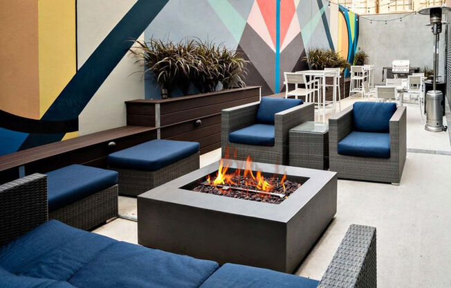 Outdoor Lounge and Fireplace