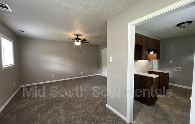 1460 ROBIN HOOD LN
