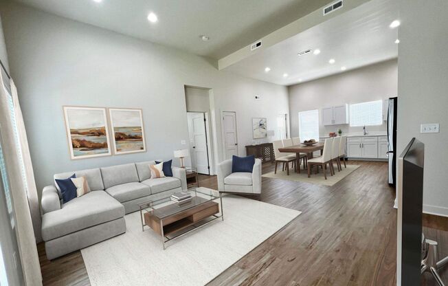 3 beds, 2 baths, 1,293 sqft, $2,495, Unit 33