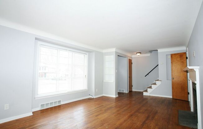 4 Bedroom - 1.5 Bath Colonial available for Rent!