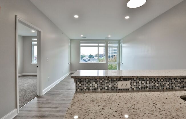 1 bed, 1 bath, 833 sqft, $1,650, Unit 203