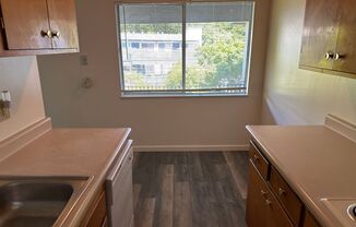 2 beds, 1 bath, $2,195, Unit 13