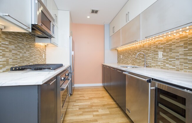 1 bed, 1 bath, $3,700, Unit 6I
