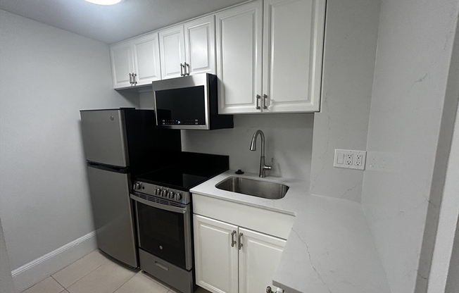 Studio, 1 bath, 350 sqft, $2,650, Unit BR