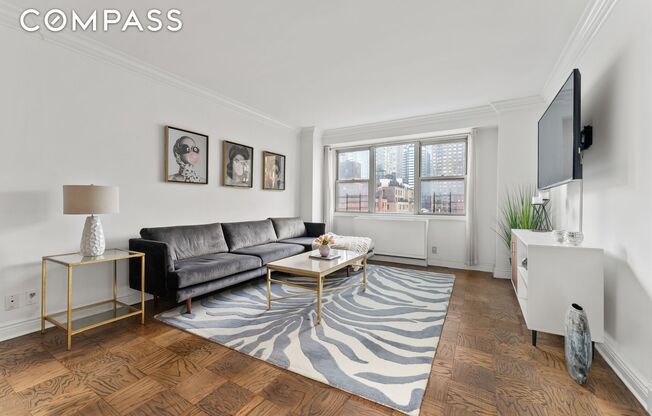 3 beds, 2 baths, 1,230 sqft, $8,000, Unit 10C