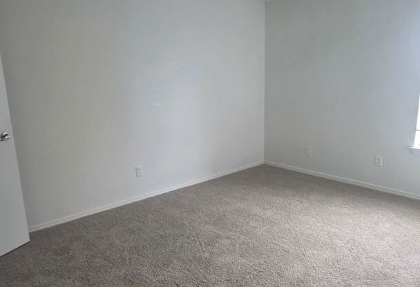 2 beds, 1 bath, 756 sqft, $1,050, Unit 1516