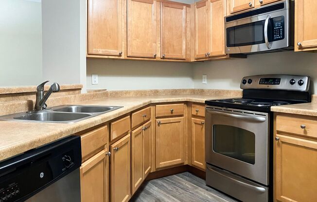 2 beds, 2 baths, 1,005 sqft, $1,725, Unit 6125107NR-2