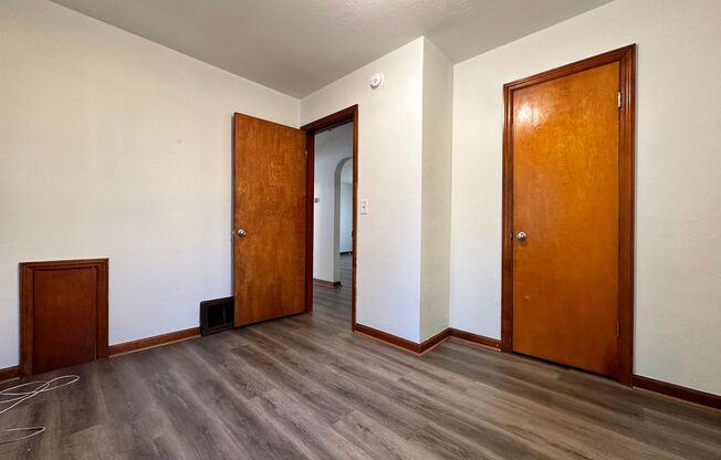 2 beds, 1 bath, $895, Unit #1