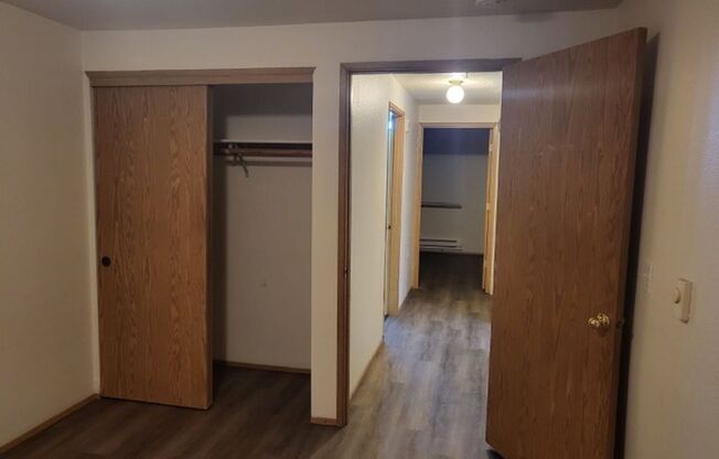 2 beds, 1 bath, 700 sqft, $1,325, Unit Unit 26