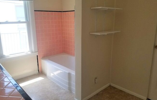 2 beds, 1 bath, $3,200