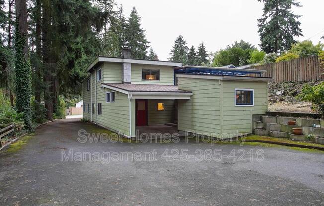 1338 N 152 ST