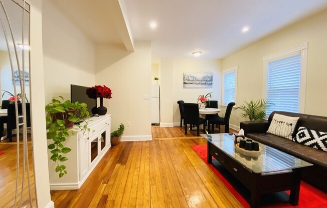 23 CHARNWOOD RD