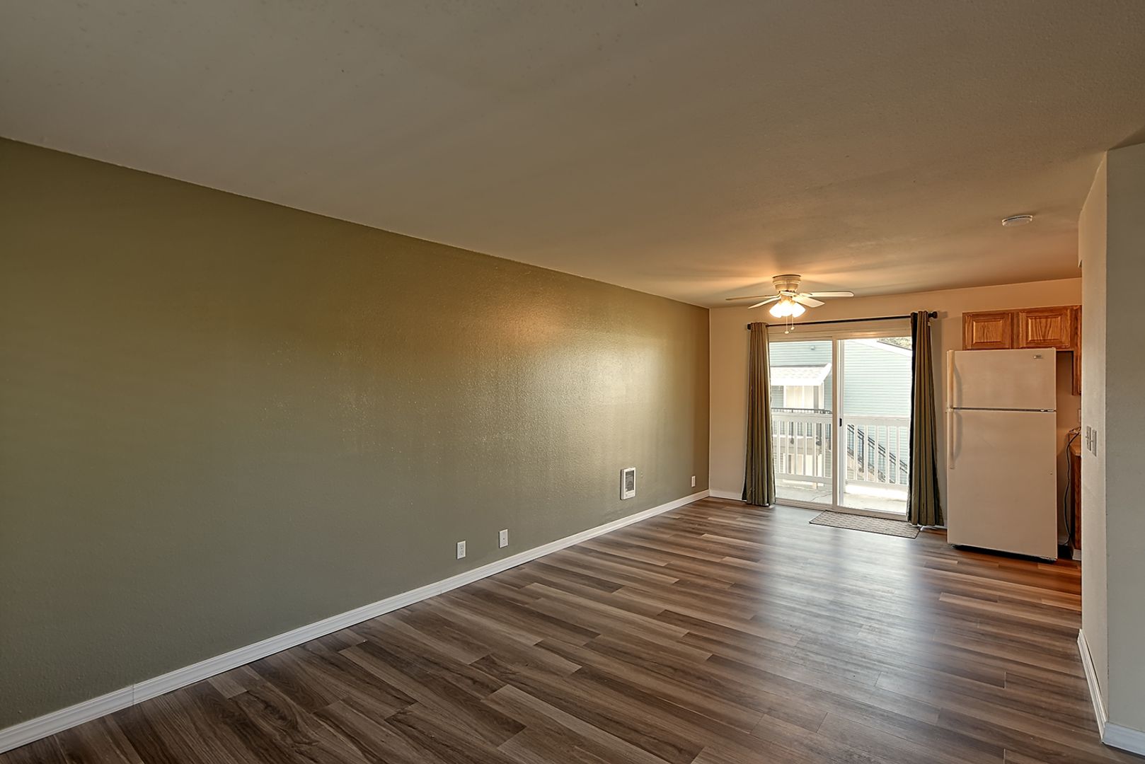 Charming 2 Bdrm Everett Condo - Budget Friendly!