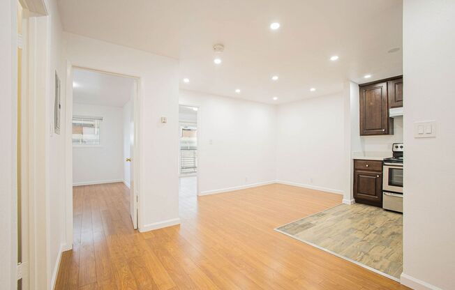 1 bed, 1 bath, $2,300, Unit Montecito Ave 137 - 203