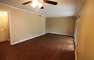 2 beds, 1 bath, $900, Unit Unit 1013B