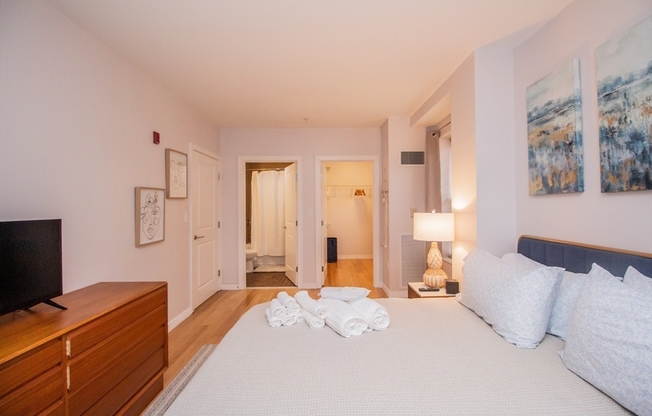 2 beds, 2 baths, 1,100 sqft, $6,000, Unit 401