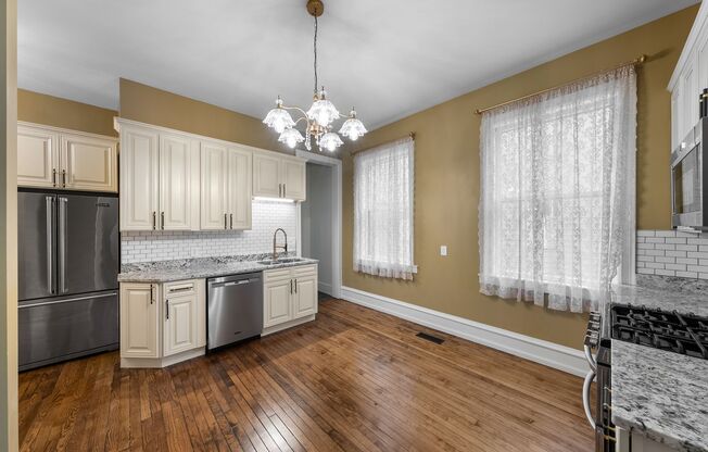 2902-2904 W State St