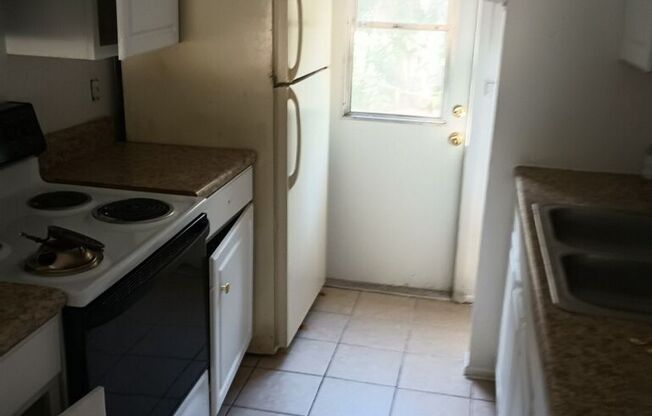 2 beds, 1 bath, $1,450