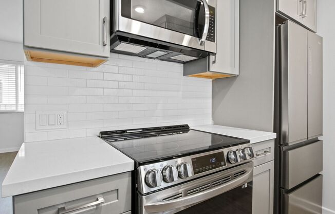117 Strand St 1 block to the beach and Main St in Santa Monica!