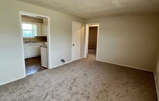 3 beds, 1 bath, $1,095