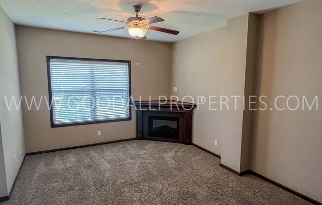 Rent Special $1000 off! 3 Bedroom 2 Bath Condo single car garage in Ankeny!